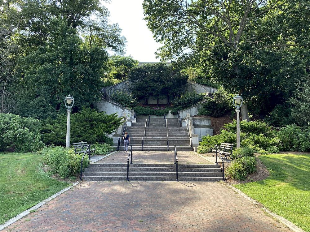Grand Staircase в Lake Park, вид снизу